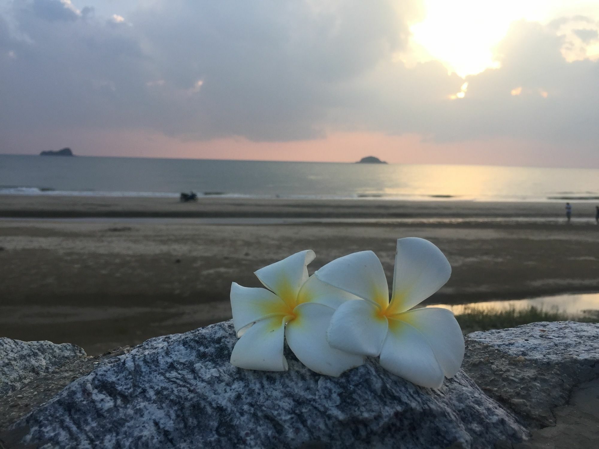 Luxury Beachfront Condo Hua Hin Bagian luar foto